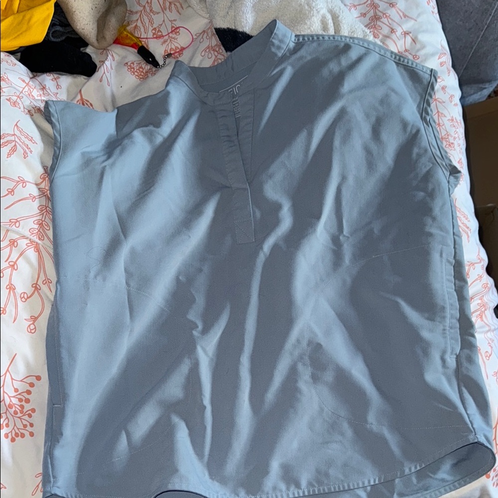 Figs Sky Blue Rafaela scrub top, size S but fits more oversized!